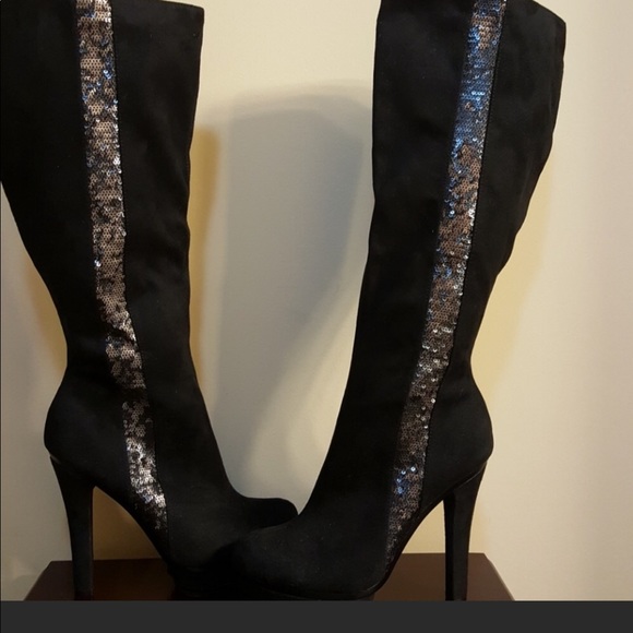 Jennifer Lopez Shoes - 🔥Black knee high boots🔥